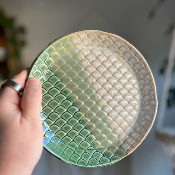 Handmade Green Mermaid Scales Ceramic Plate, 7-Inch Coastal Decorative Dish - Picture 9 of 9
